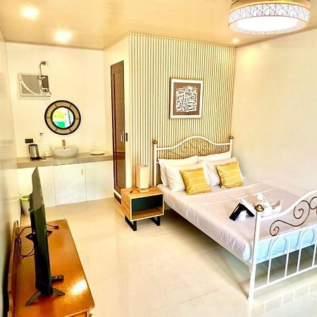 E&R Airport Hotel Dumaguete City Extérieur photo