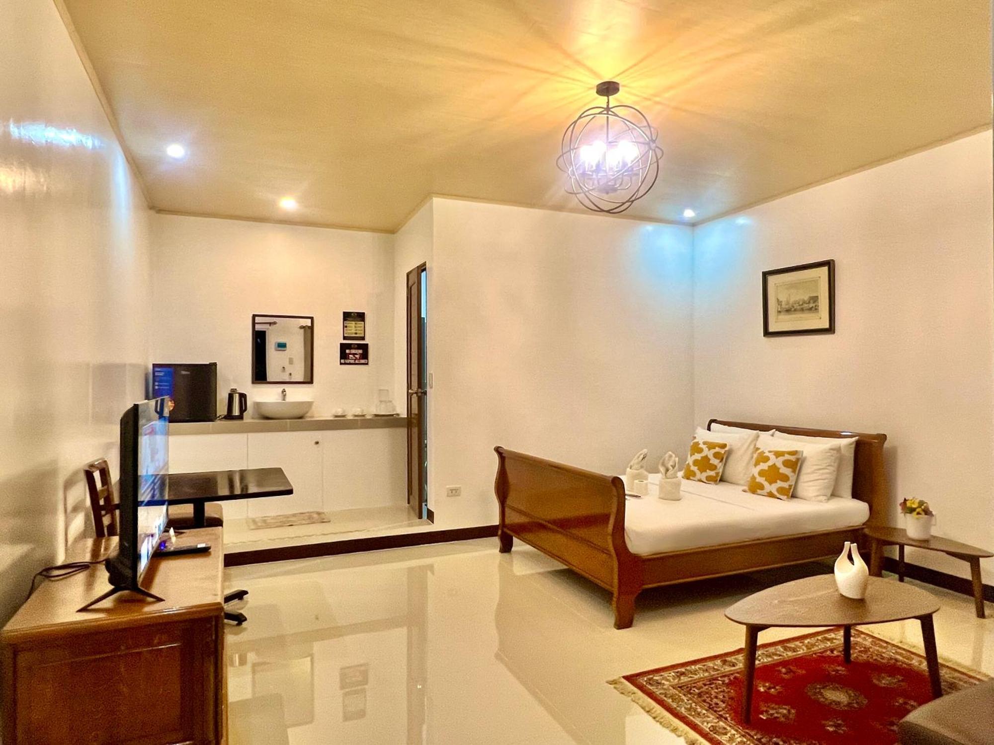 E&R Airport Hotel Dumaguete City Extérieur photo