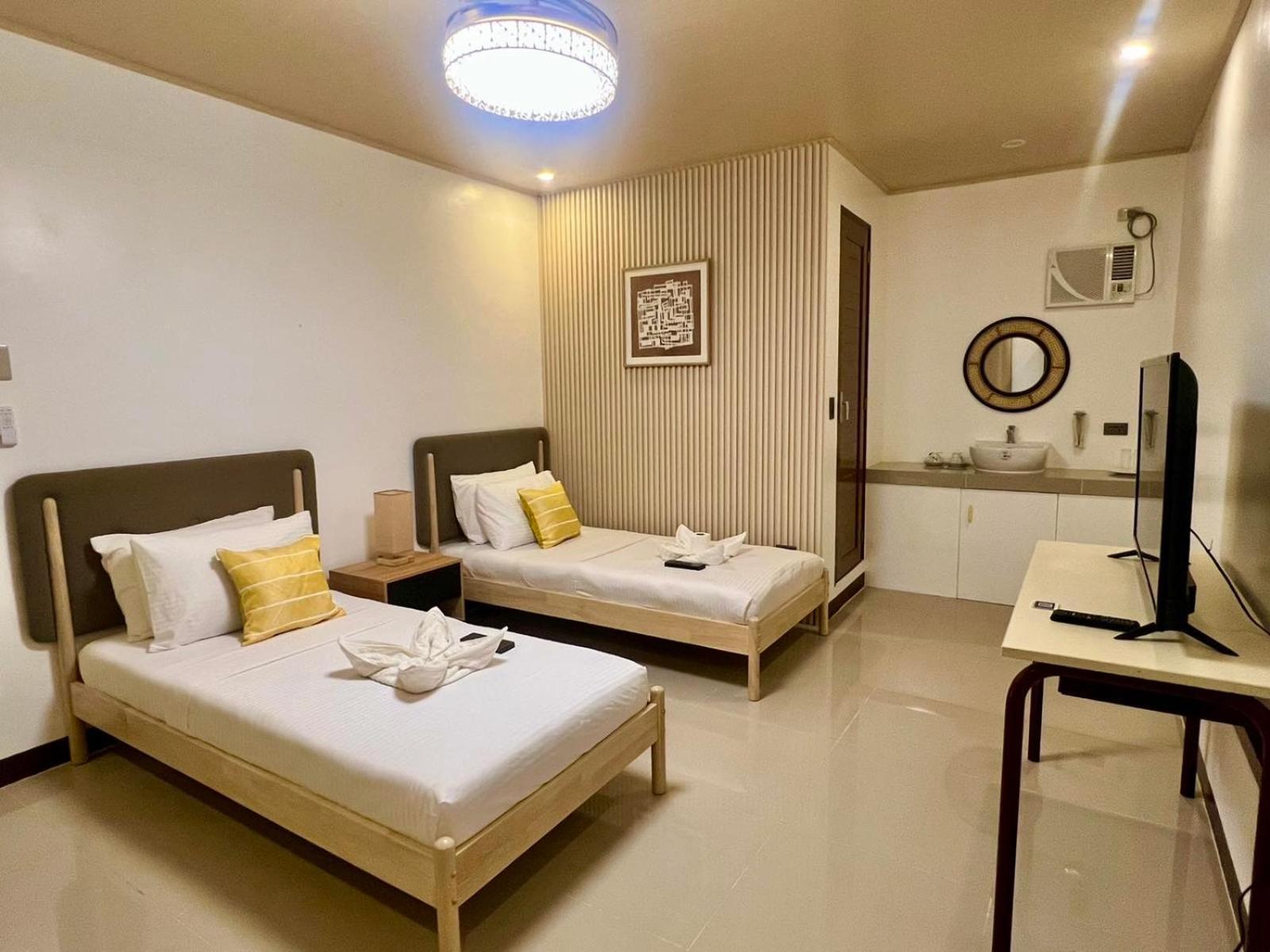 E&R Airport Hotel Dumaguete City Extérieur photo