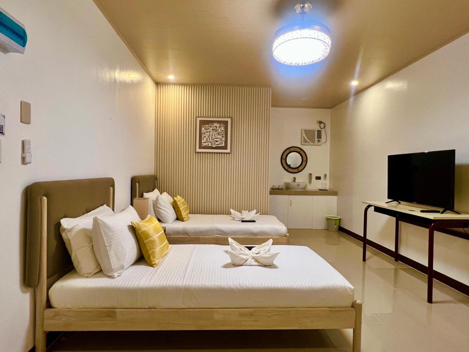 E&R Airport Hotel Dumaguete City Extérieur photo